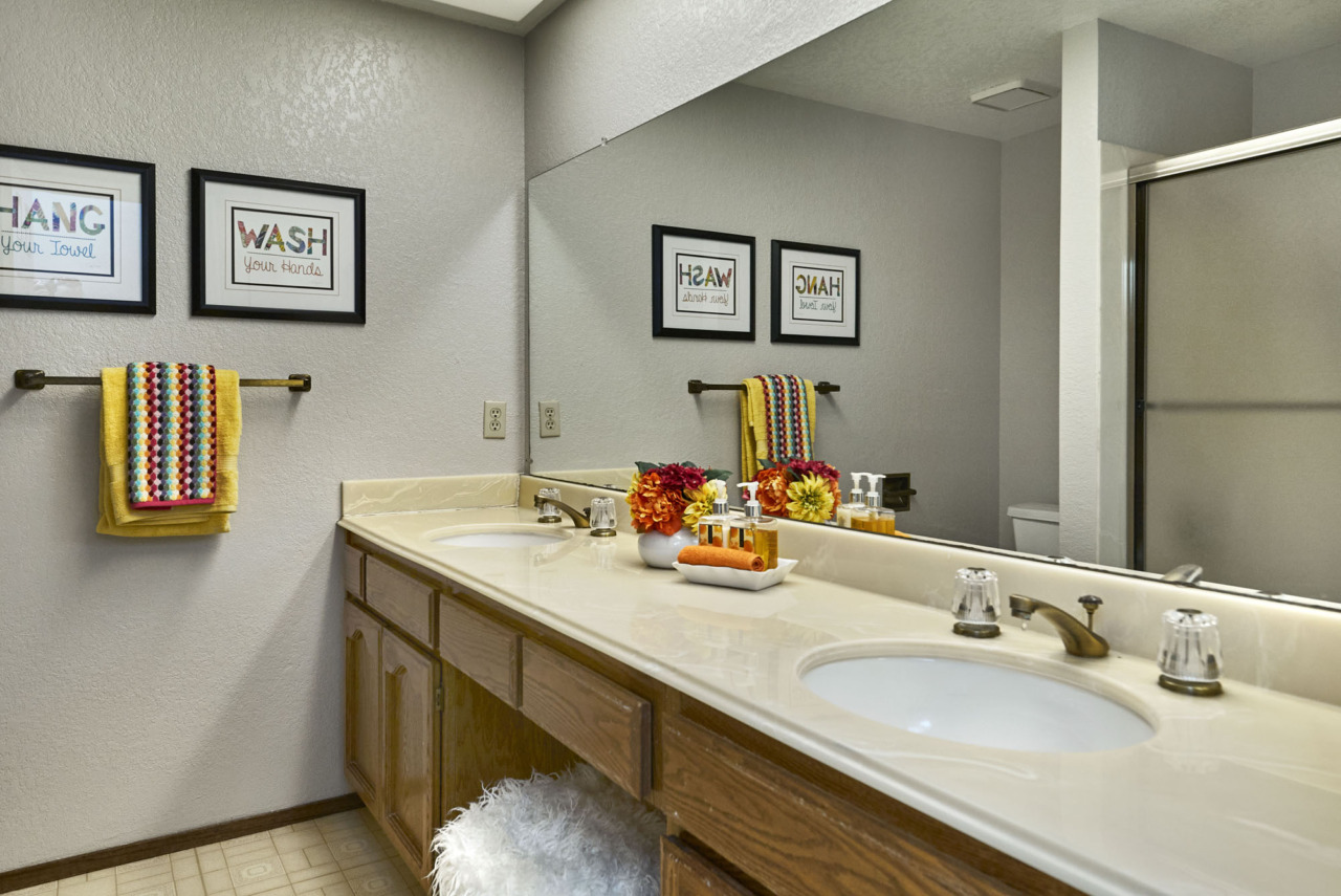 1156 Mountain Quail Circle - Bathroom