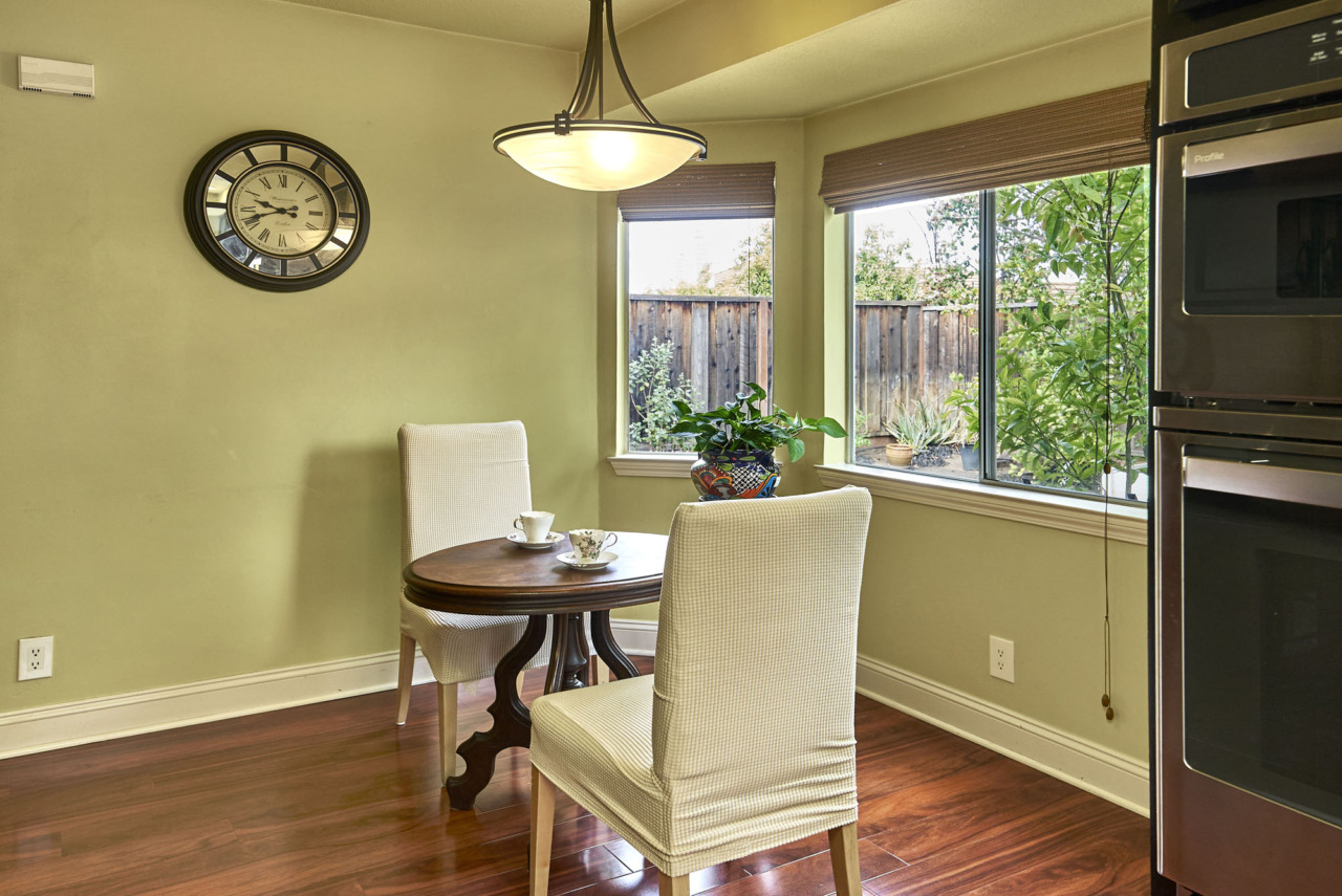 1180 Mountain Quail Circle - Breakfast Nook