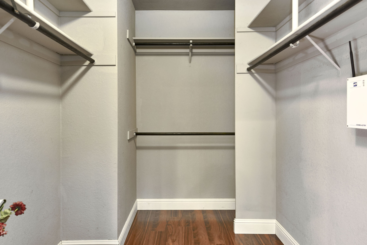 1180 Mountain Quail Circle - Walk-in Closet