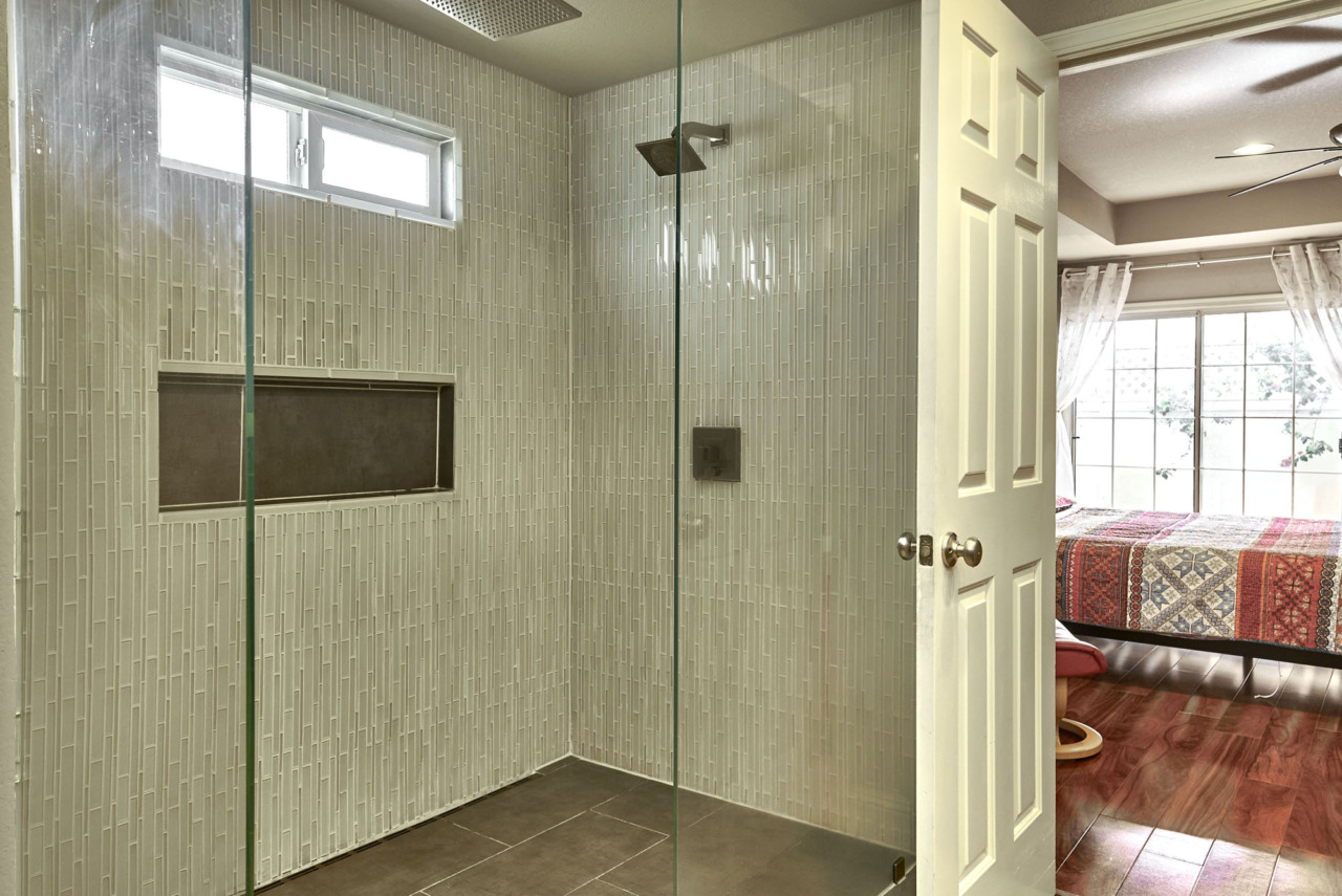 1180 Mountain Quail Circle - Shower in Bathroom Connected to Bedroom