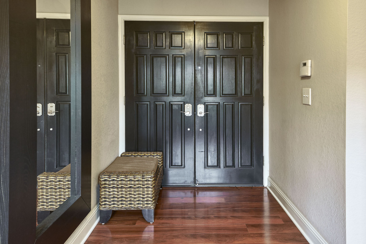 1180 Mountain Quail Circle - Front Entryway
