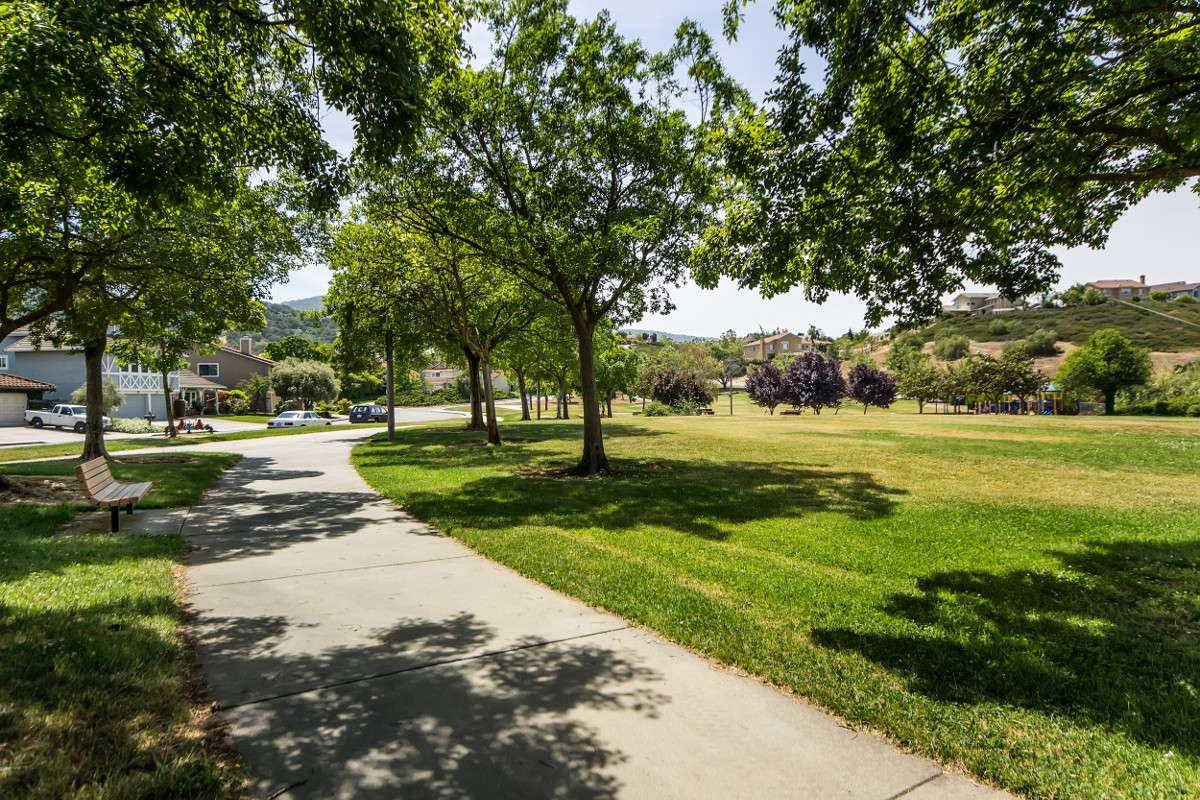 1180 Mountain Quail Circle - Nearby Glenview Park