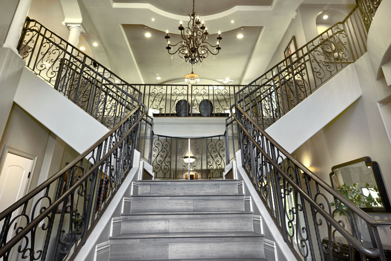 21290 Cinnabar Hills Road, magnificent staircase and chandelier