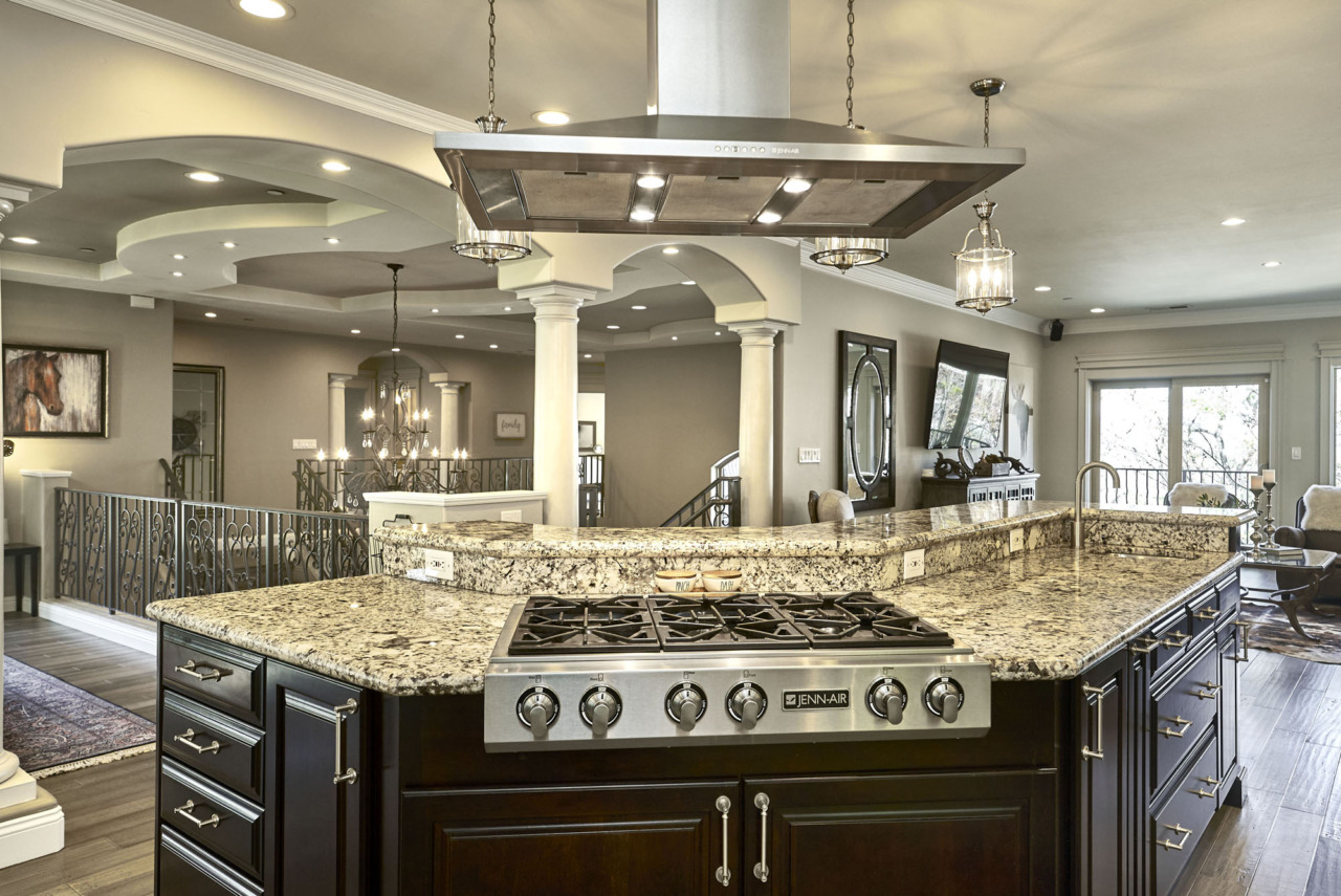 21290 Cinnabar Hills Road, kitchen decor and lighting