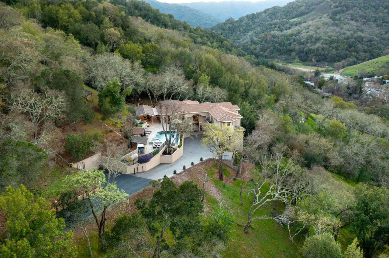 21290 Cinnabar Hills Road, aerial view, front