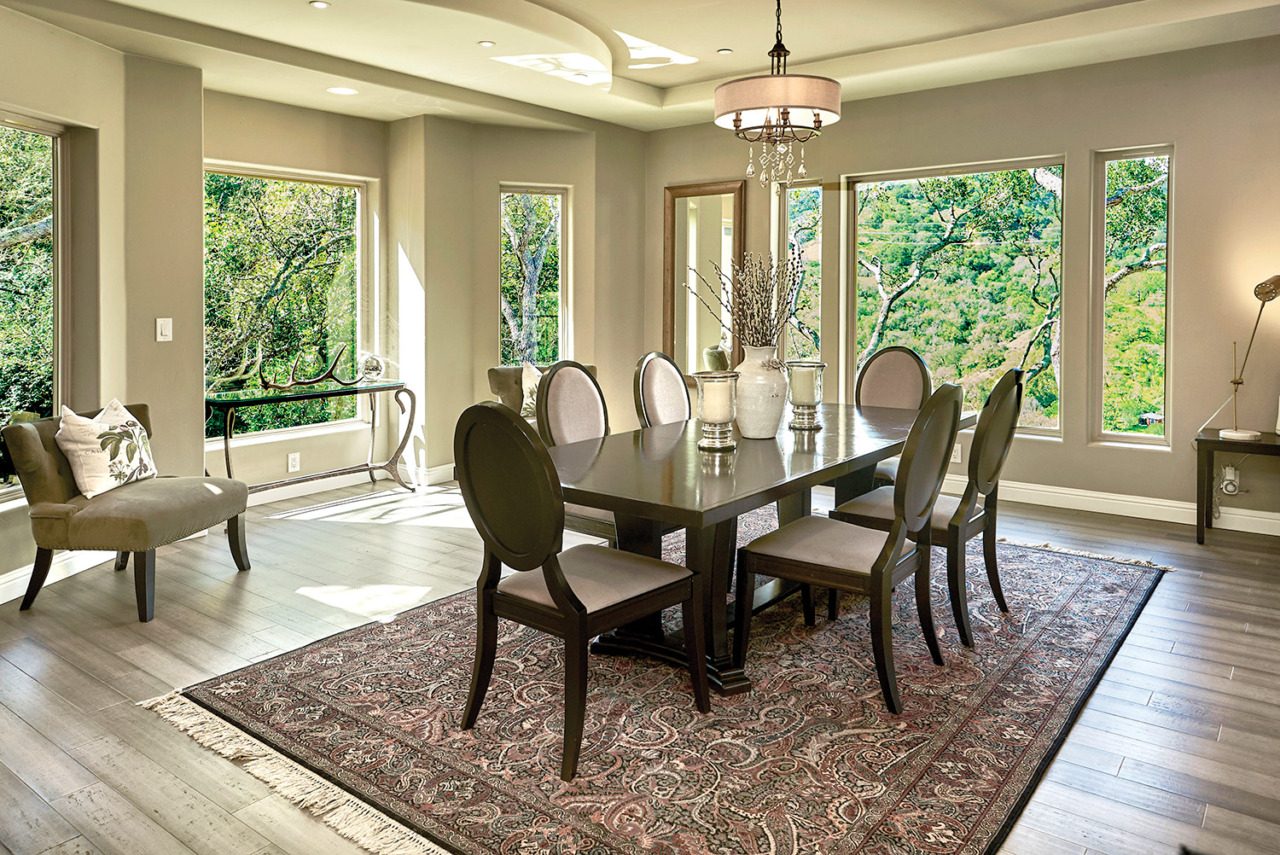 21290 Cinnabar Hills Road, dining room with picture windows