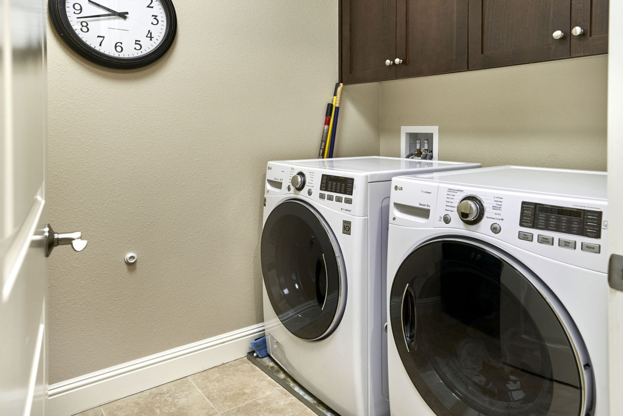 1839 Redwood Creek, laundry room