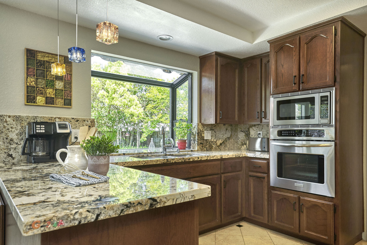 1129 Valley Quail Circle, kitchen with bay window