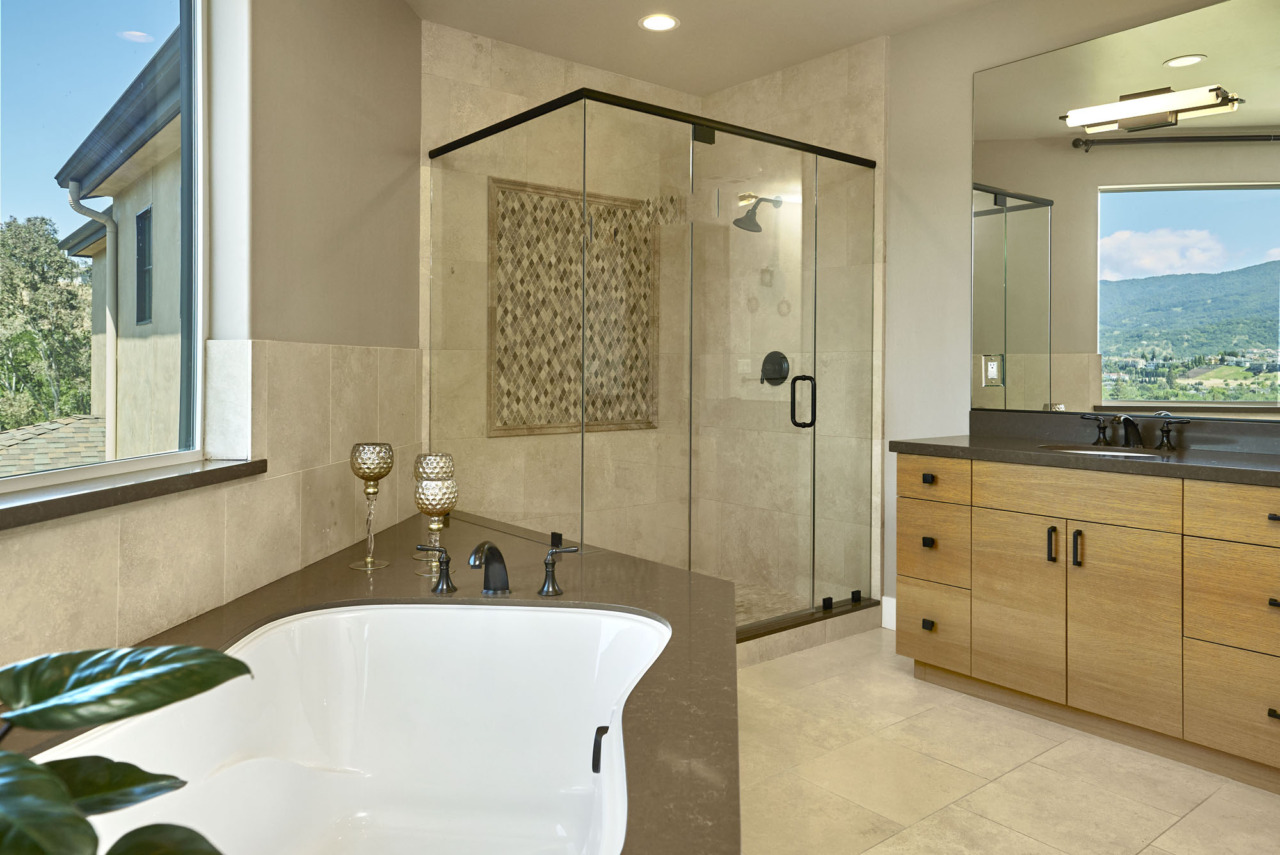 20601 Via Santa Teresa, en suite tub, shower, and view